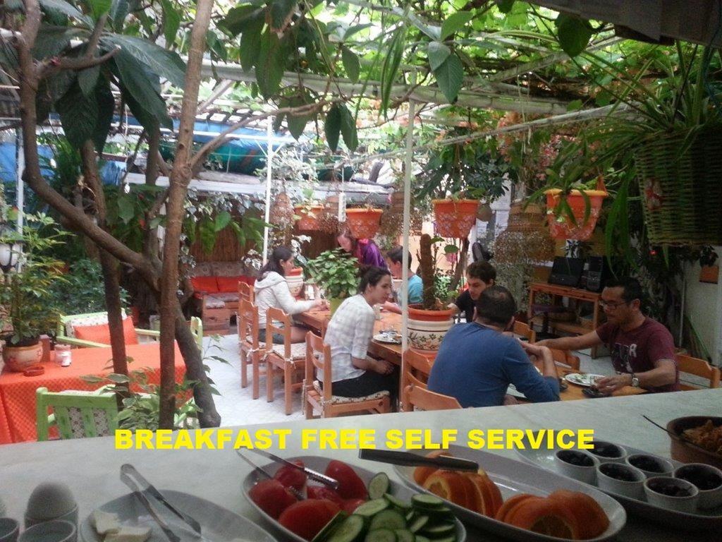 Ferah Hostel Monica'S Place Fethiye Buitenkant foto