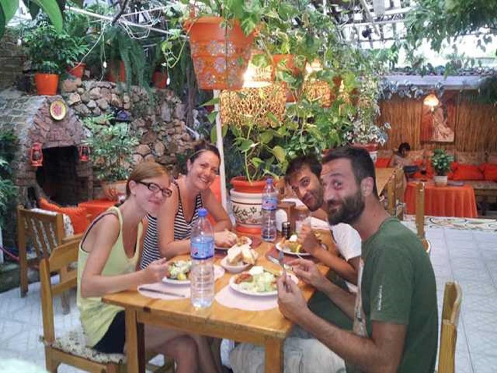 Ferah Hostel Monica'S Place Fethiye Buitenkant foto