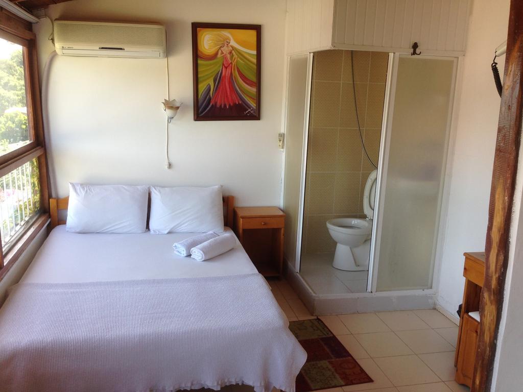 Ferah Hostel Monica'S Place Fethiye Buitenkant foto