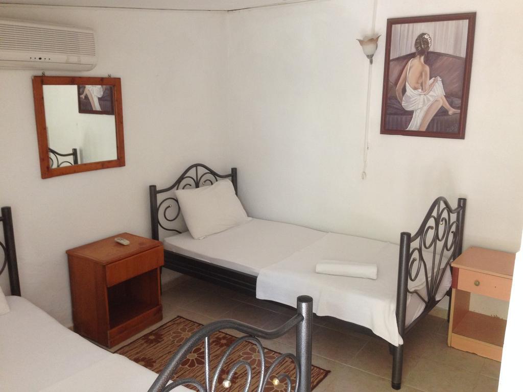 Ferah Hostel Monica'S Place Fethiye Buitenkant foto