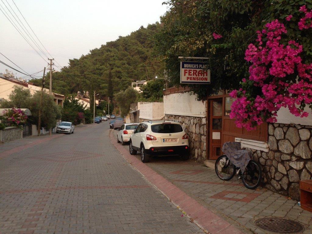 Ferah Hostel Monica'S Place Fethiye Buitenkant foto