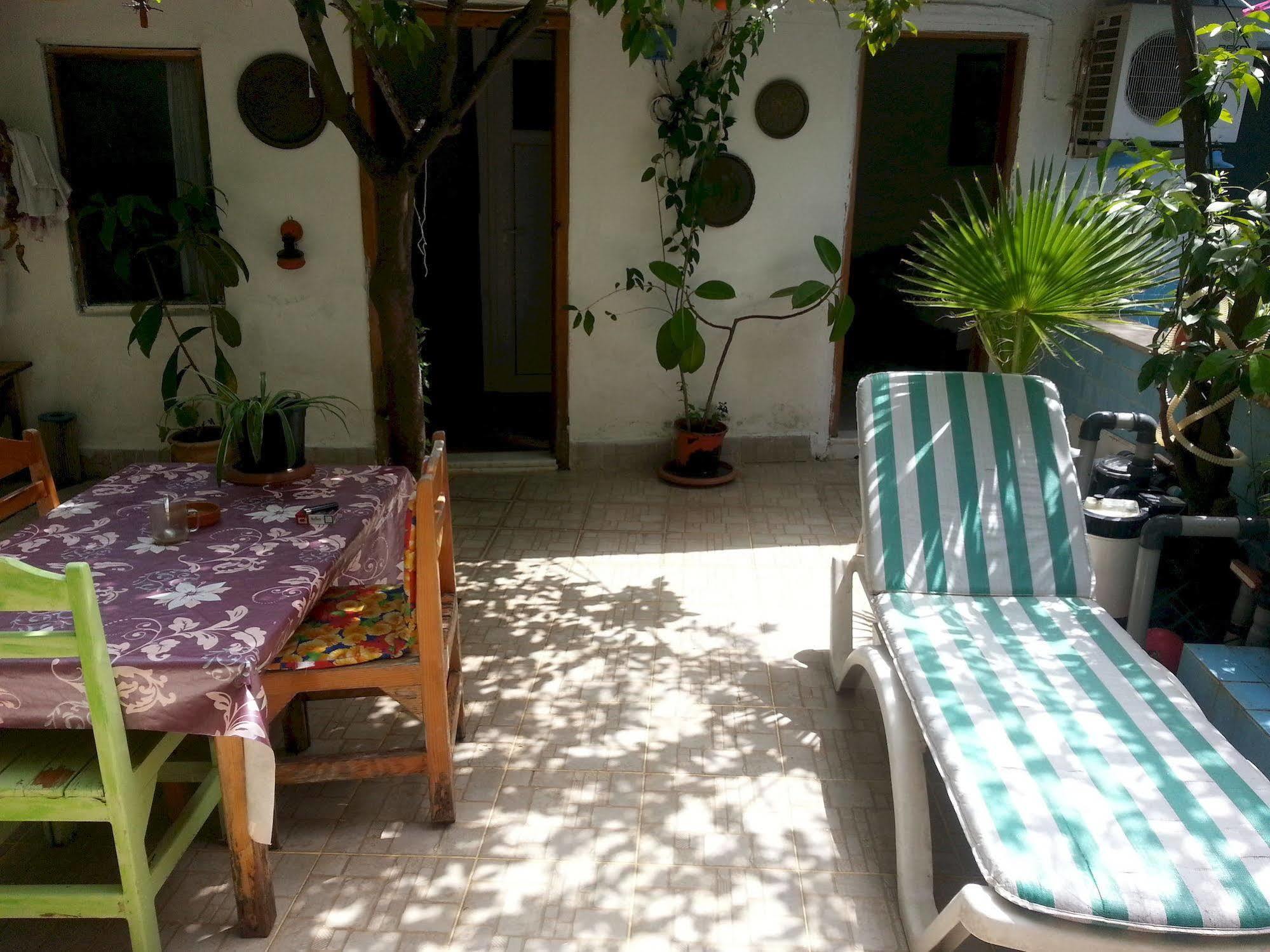 Ferah Hostel Monica'S Place Fethiye Buitenkant foto